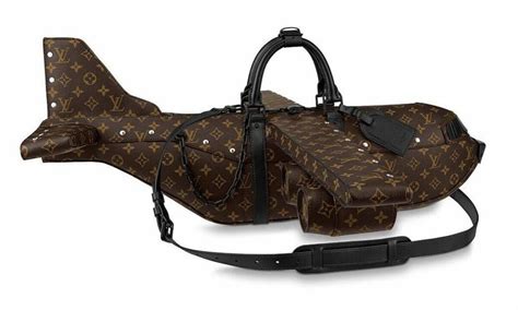 aeroplano borsa louis vuitton aereo prezzo|Louis Vuitton: il brand lancia la nuova borsa a forma di aereo.